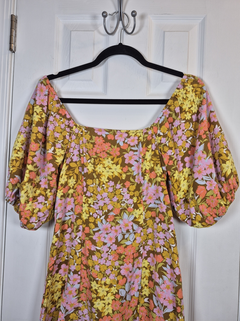 Billabong Paradise Puff Sleeve Floral Mini Dress Size Medium Yellow Pink Retro - Picture 4 of 9